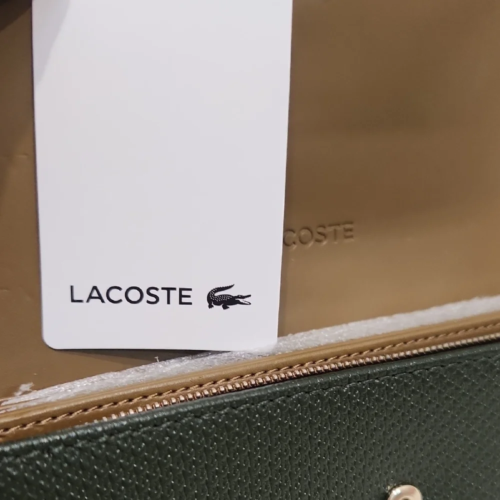 💚▪️Lacoste▪️ Women's Green Chantaco Continental Split Cow Leather Wallet